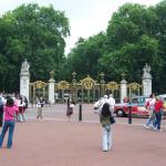 Gates to the public park next to Buckingham Palace