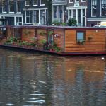 A cool house boat
