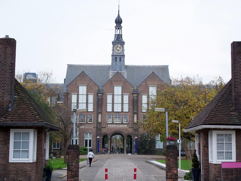 Another gate to the center of Leiden