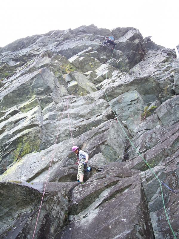 Maika and Peter climbing 2